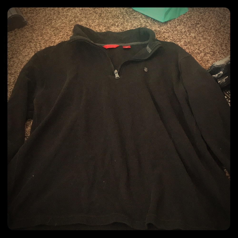 Men’s Black IZOD pullover